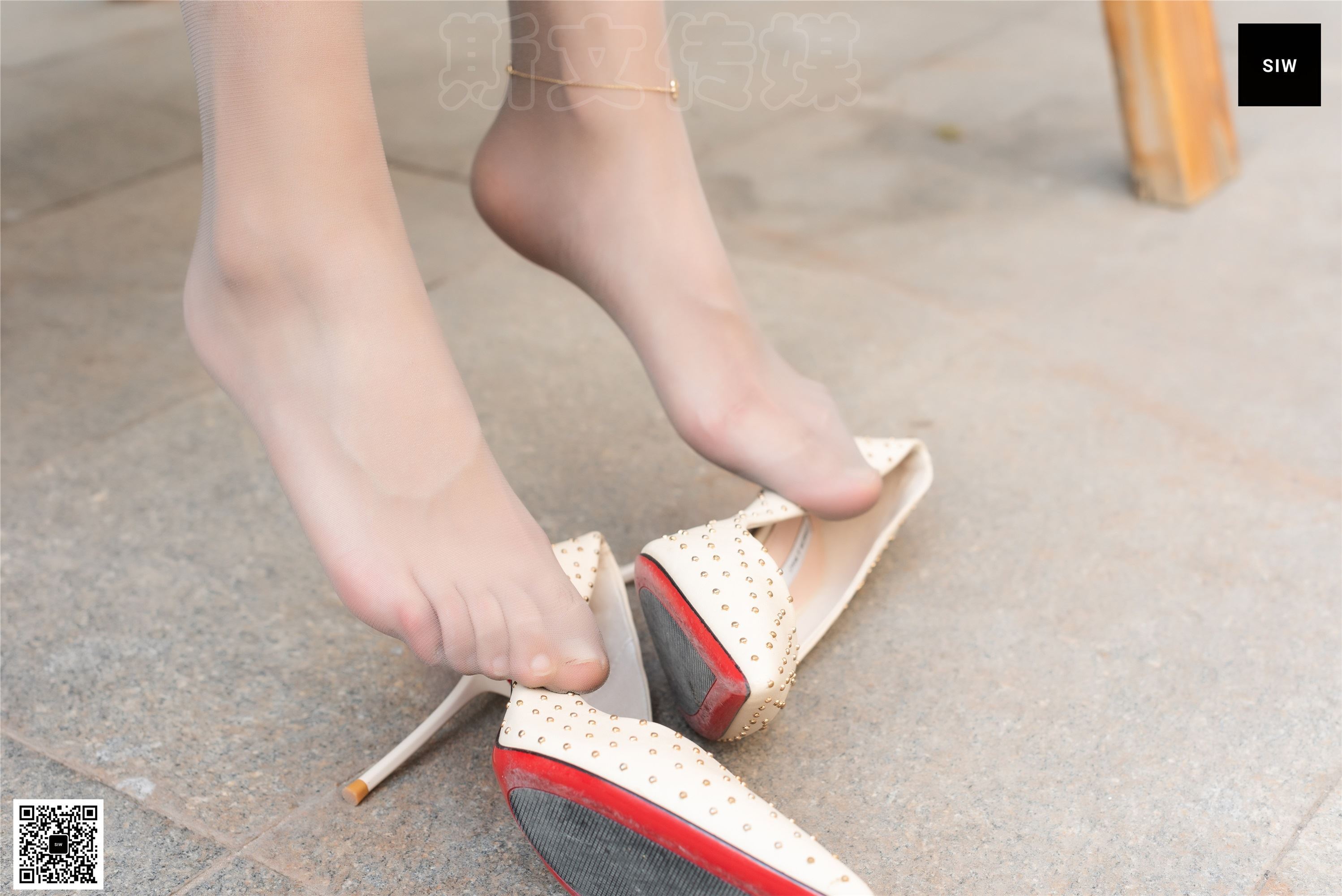 SIW斯文传媒 065 黑丝飘带灰格子优雅淑女连衣裙 - 蓉儿